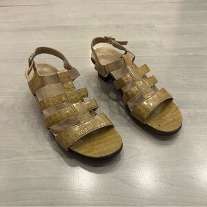 SAS Allegro Sandals Womens 8 N Tan Patent Leather Croc Strappy Block Heel